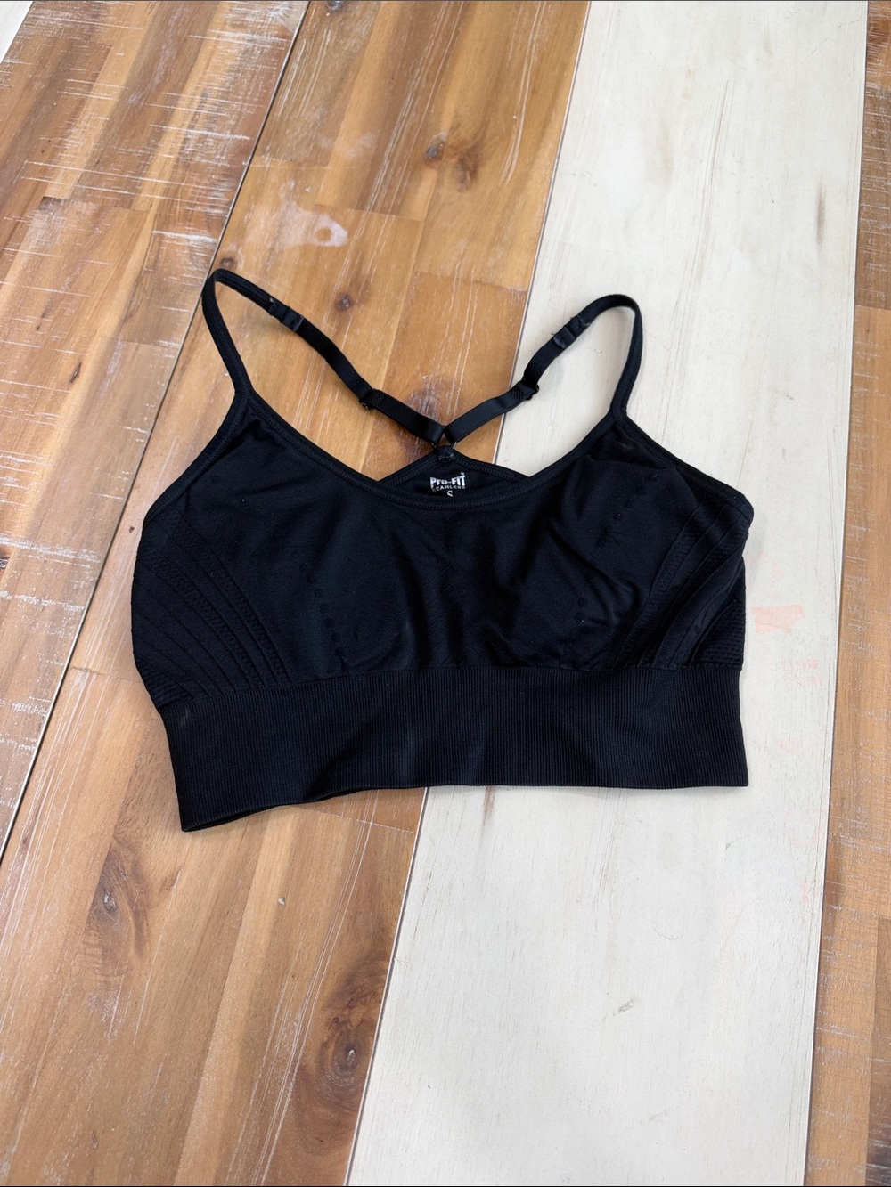 NWOT. Seamless Black Sports Bralette with Adjustable Straps